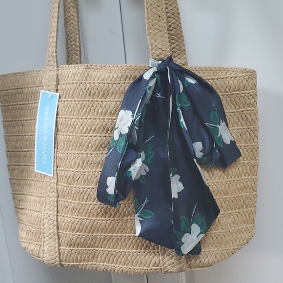 Draper James Pocketbook - Picture 2 of 4